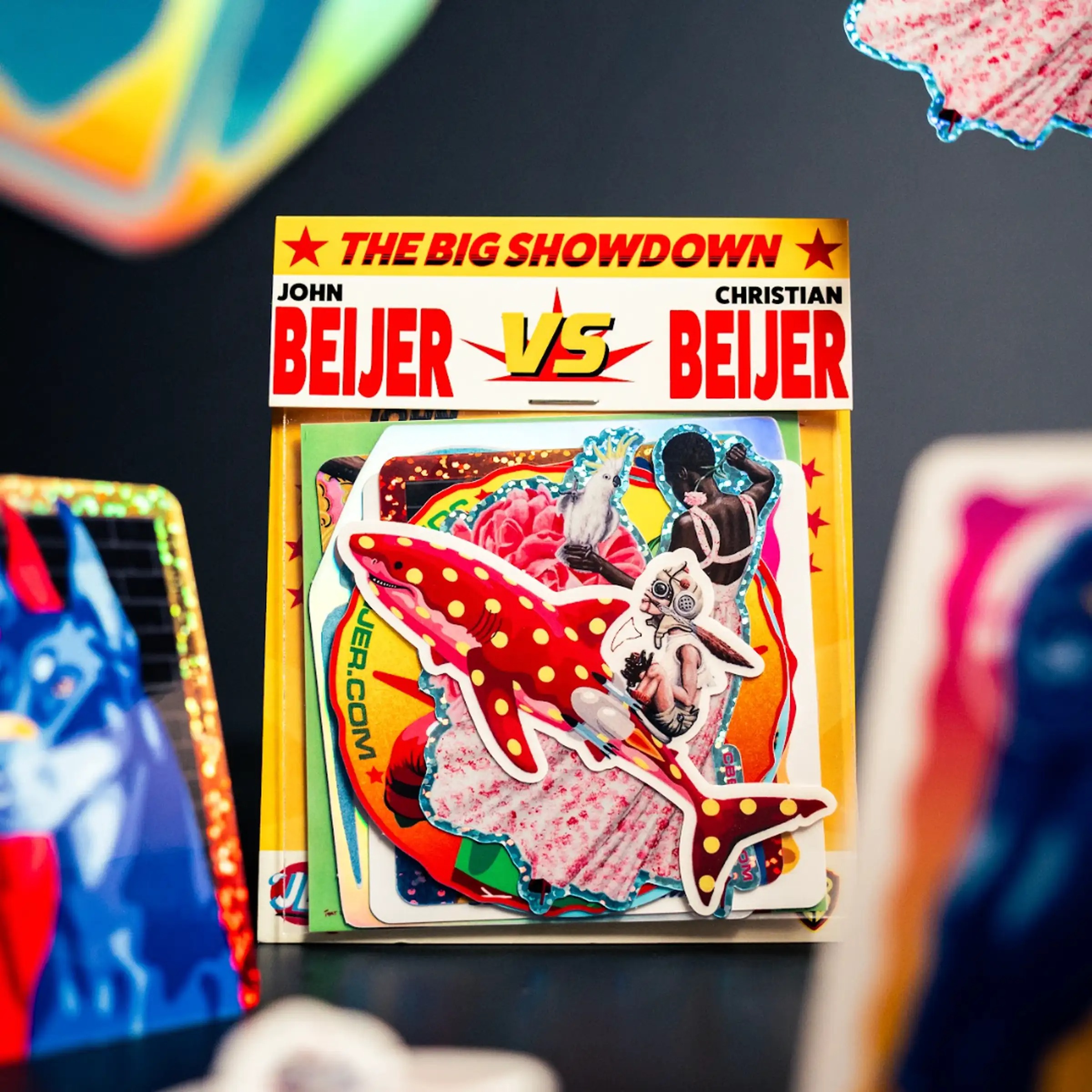 Sticker pack personalizzato "The Big Showdown" di John e Christian Beijer con adesivi glitter e olografici